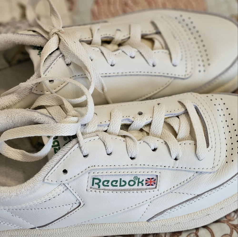Reebok White and Green Sneakers - Picture 11 of 12